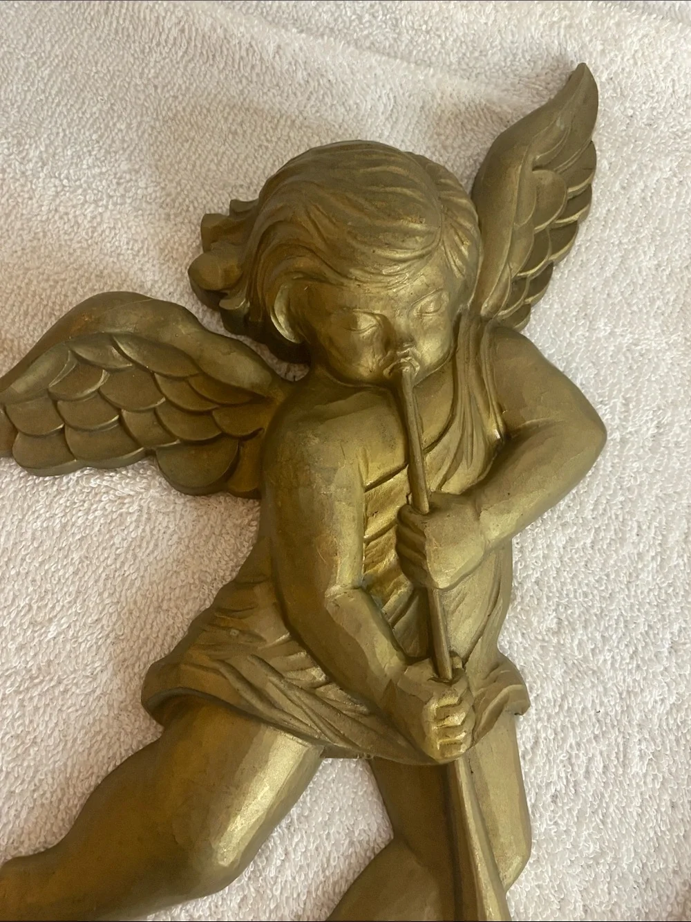2 VINTAGE matte Gold Angel Cherubs Wall Plaque Hanging syroco